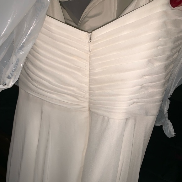 Wedding dress and veil set - Picture 4 of 6